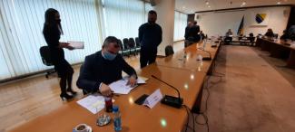Potpisan ugovor o realizaciji projekta asfaltiranja puta u Lužinama