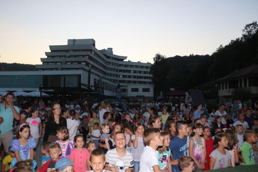 FOTO/Ples, pjesma i igra na manifestaciji'Fojničko ljeto': Mali&scaron;ani uživali u zabavi