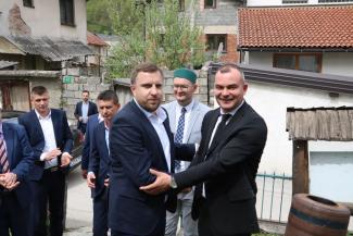 Gradonačelnik Skaka poklonio ramazanski top građanima Fojnice