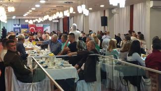 U Fojnici upriličen iftar za preko 300 gostiju (FOTO)