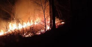Fojnica / Izbio požar na Šakinoj stijeni, vatrogasci na terenu