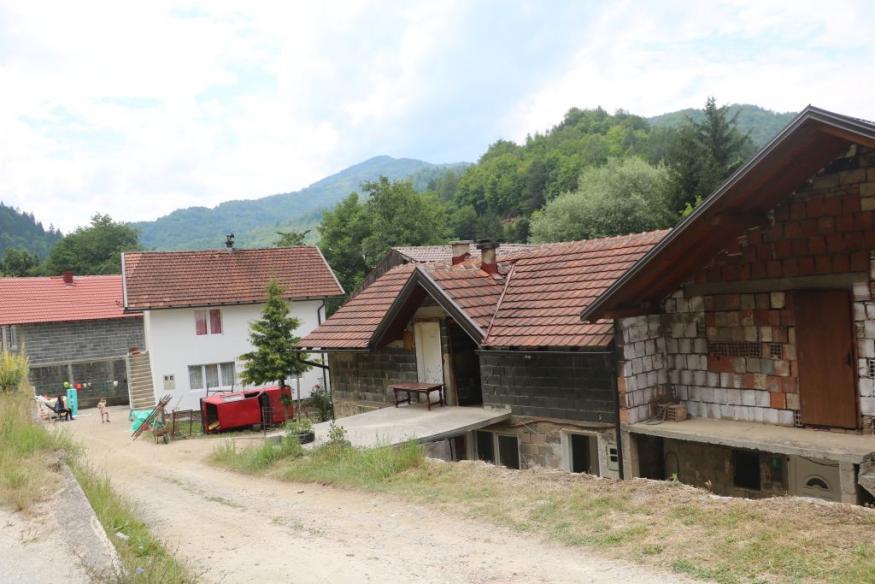 Stambeno zbrinjavanja Roma: U toku rekonstrukcija osam kuća u Fojnici