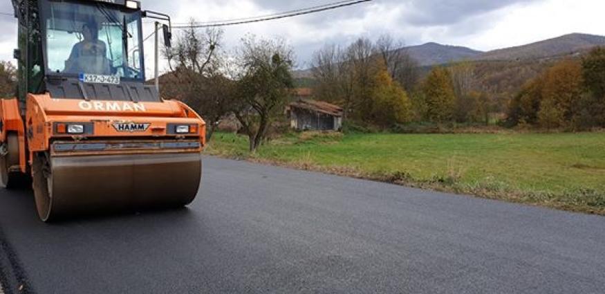 Radovi na dionici puta Fojnica-Gromiljak teku planiranom dinamikom, saobraćaj se ipak odvija
