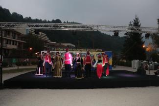 Tradicionalnim igrama društva iz cijele BiH se predstavila na smotri folklora